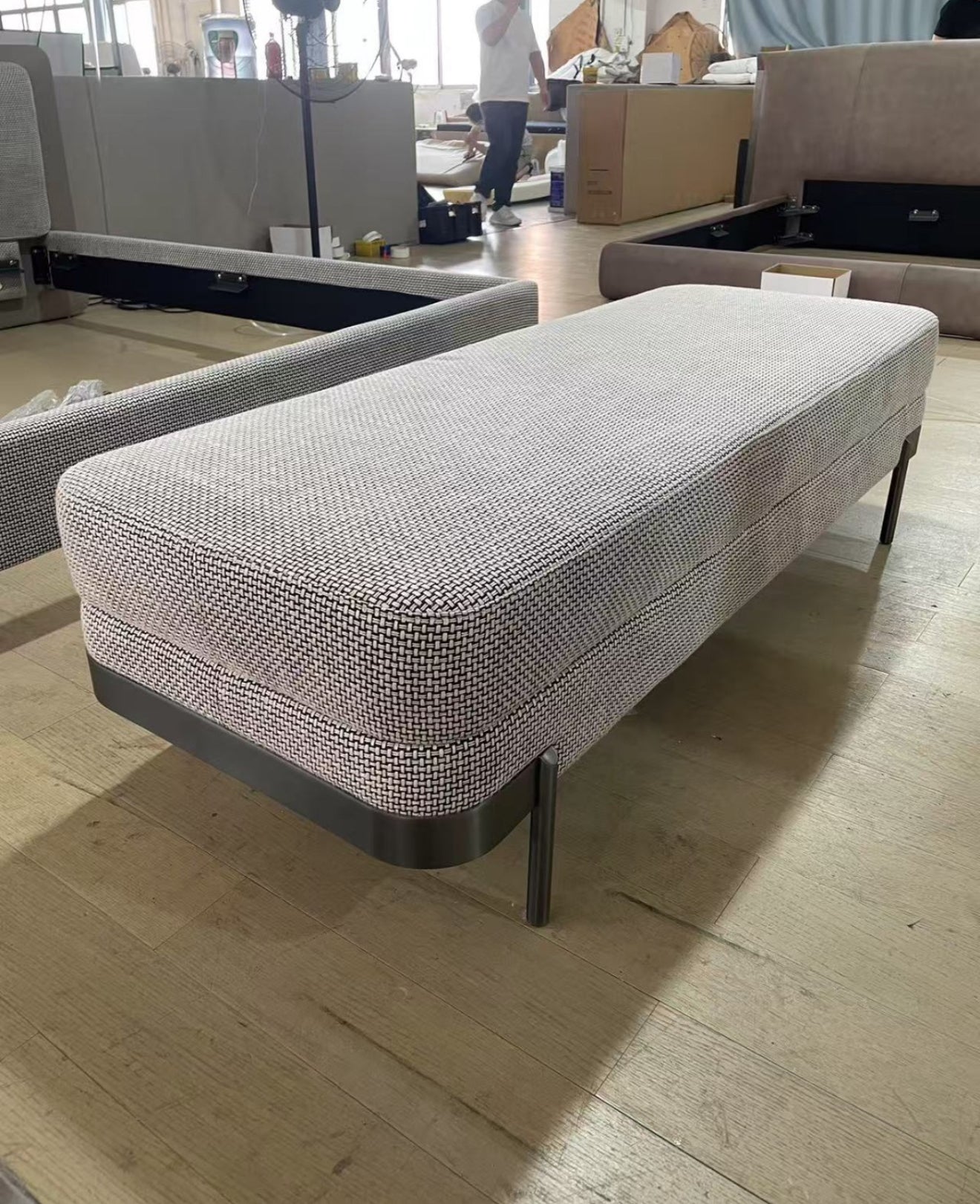 MINNOTTI BEDFRAME.