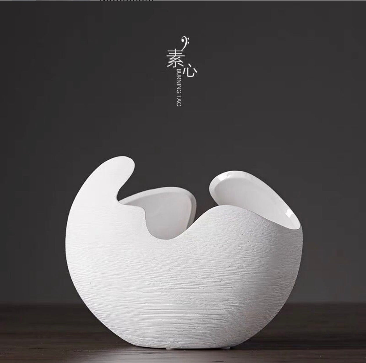 Eggshell flower vase